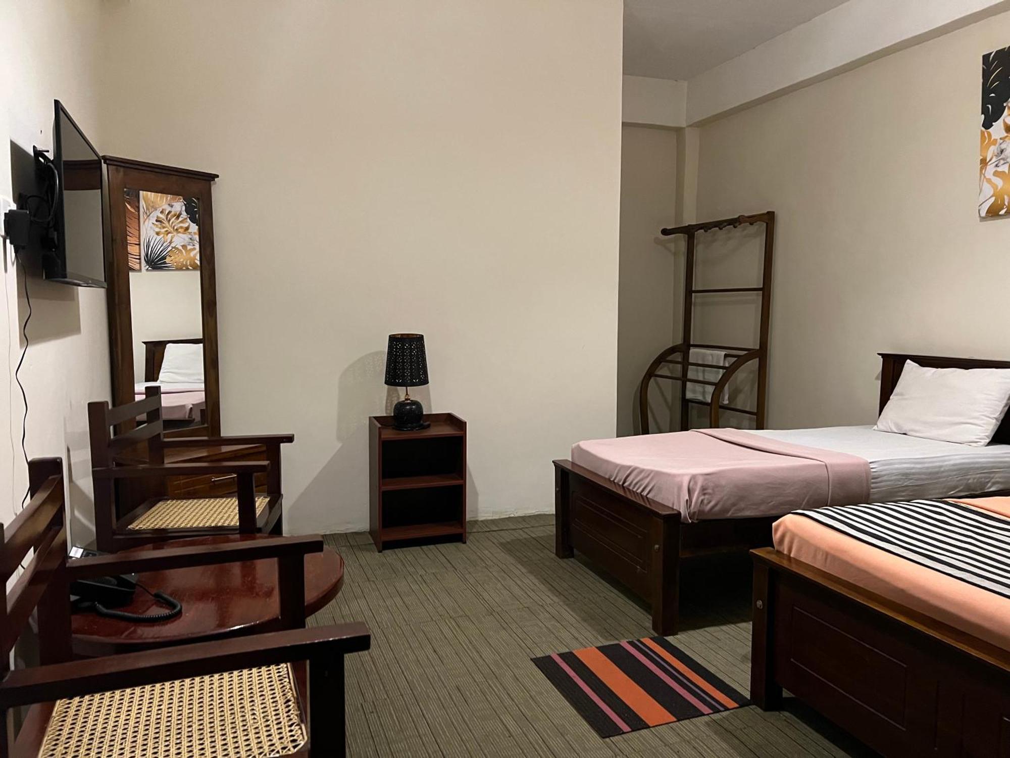 Hill Cool Hotel & Restaurant Хатон Екстериор снимка