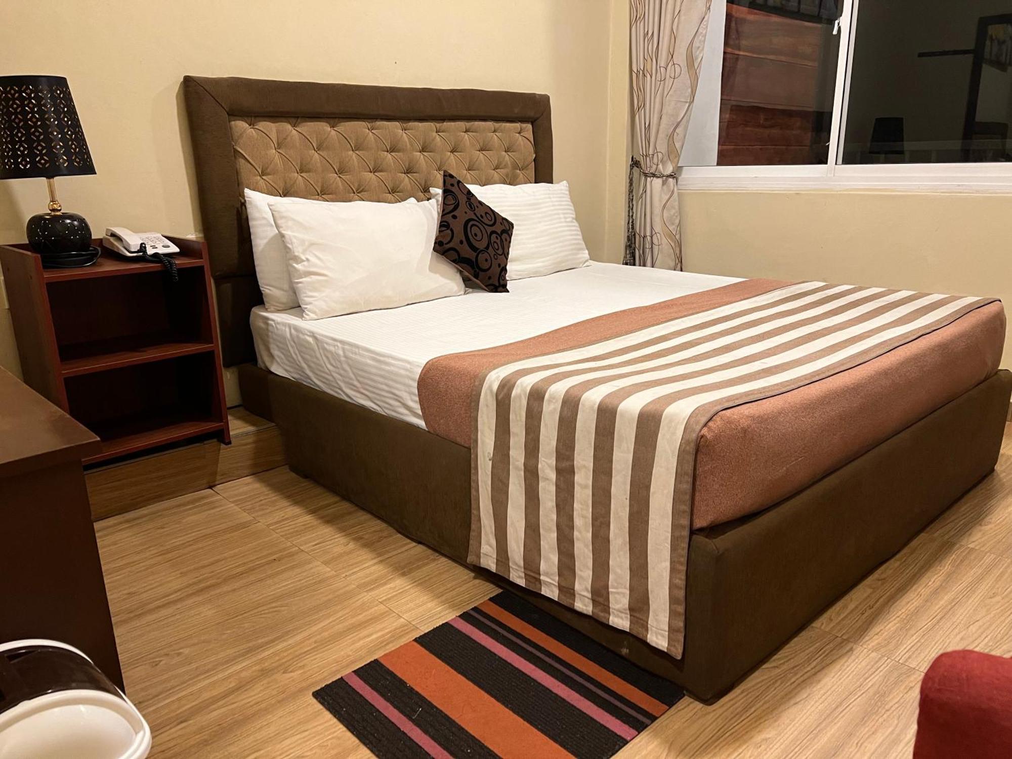 Hill Cool Hotel & Restaurant Хатон Екстериор снимка