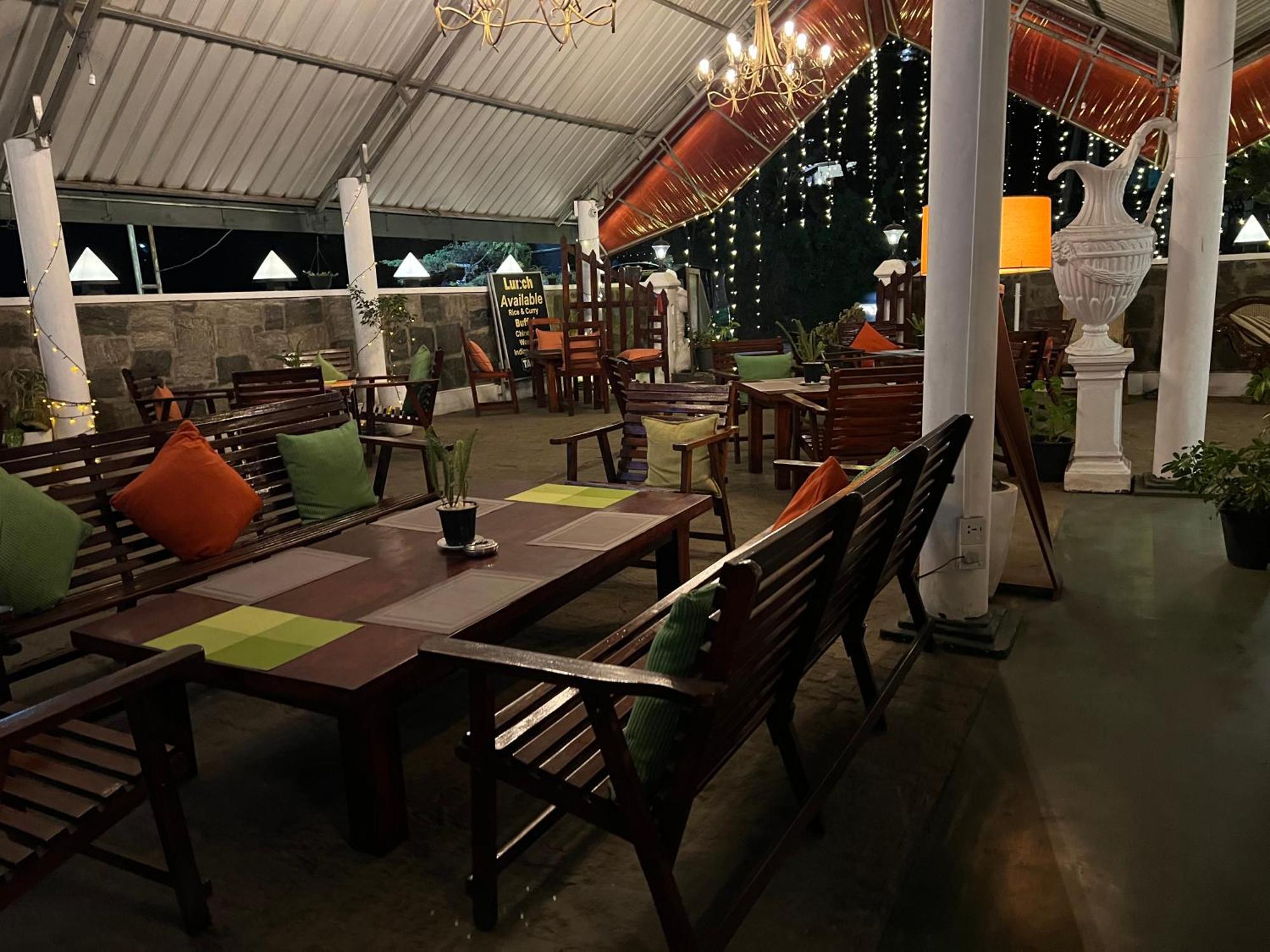 Hill Cool Hotel & Restaurant Хатон Екстериор снимка