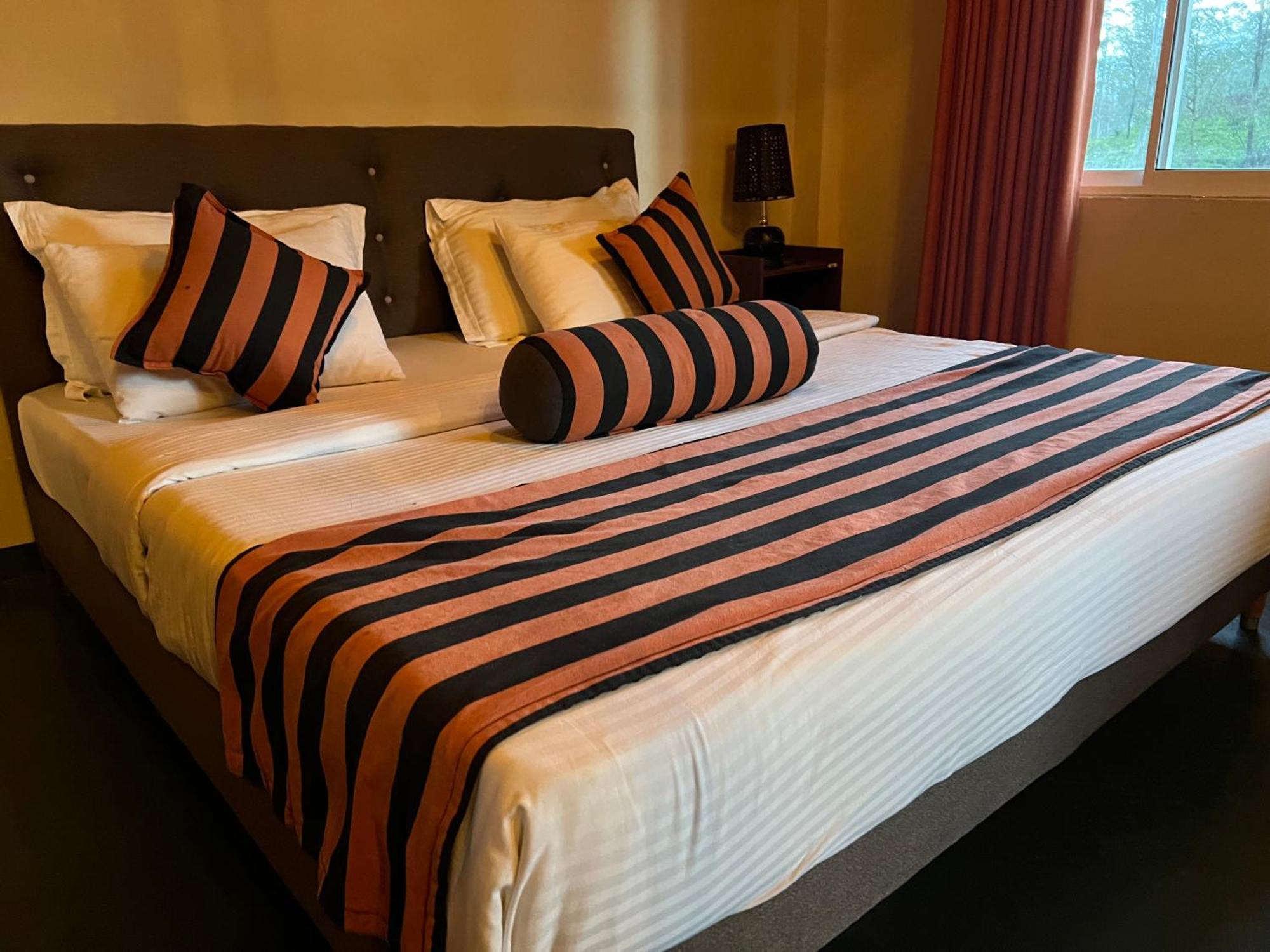 Hill Cool Hotel & Restaurant Хатон Екстериор снимка