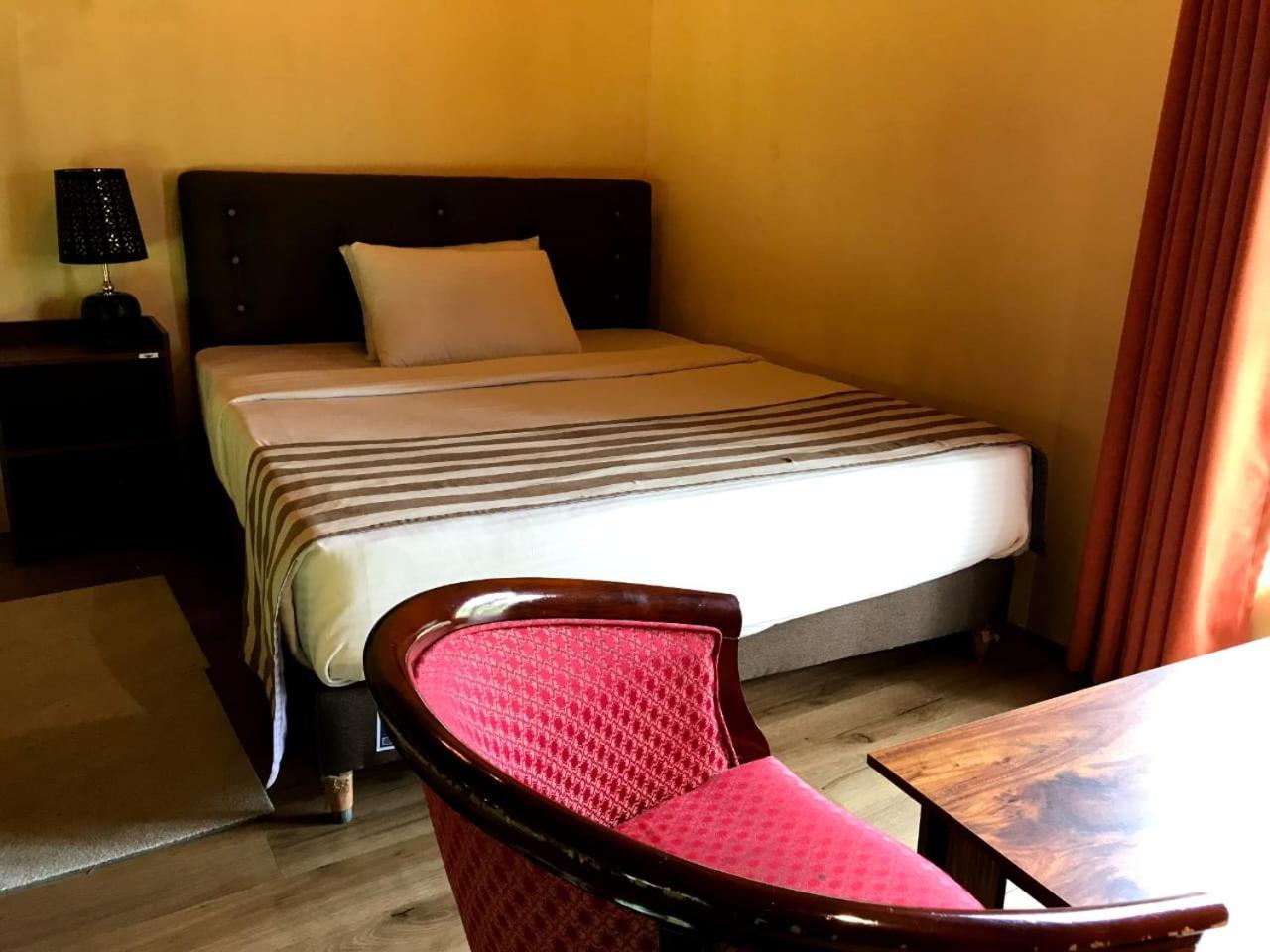 Hill Cool Hotel & Restaurant Хатон Екстериор снимка